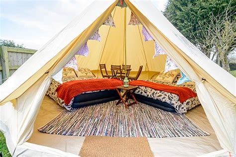 glamping southend  Riverside Village Holiday Park Rochford, Southend-on-Sea, Essex (6 miles) A tranquil picturesque site, surrounded by wildlife, with onsite fishing for guests
